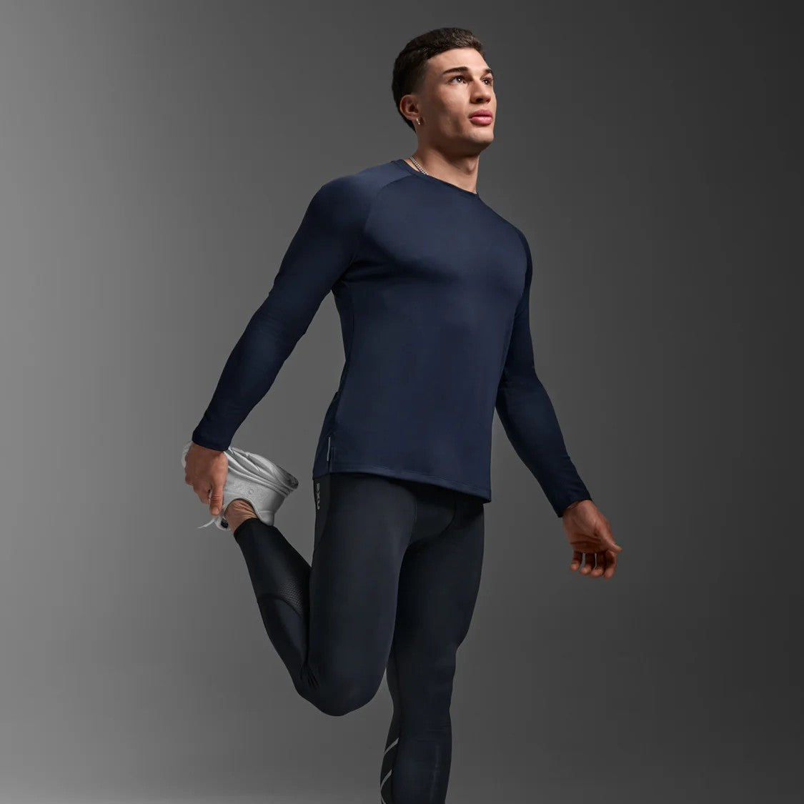 2XU Aero Mesh Long Sleeve Tee | Midnight / Silver Reflective | Mens