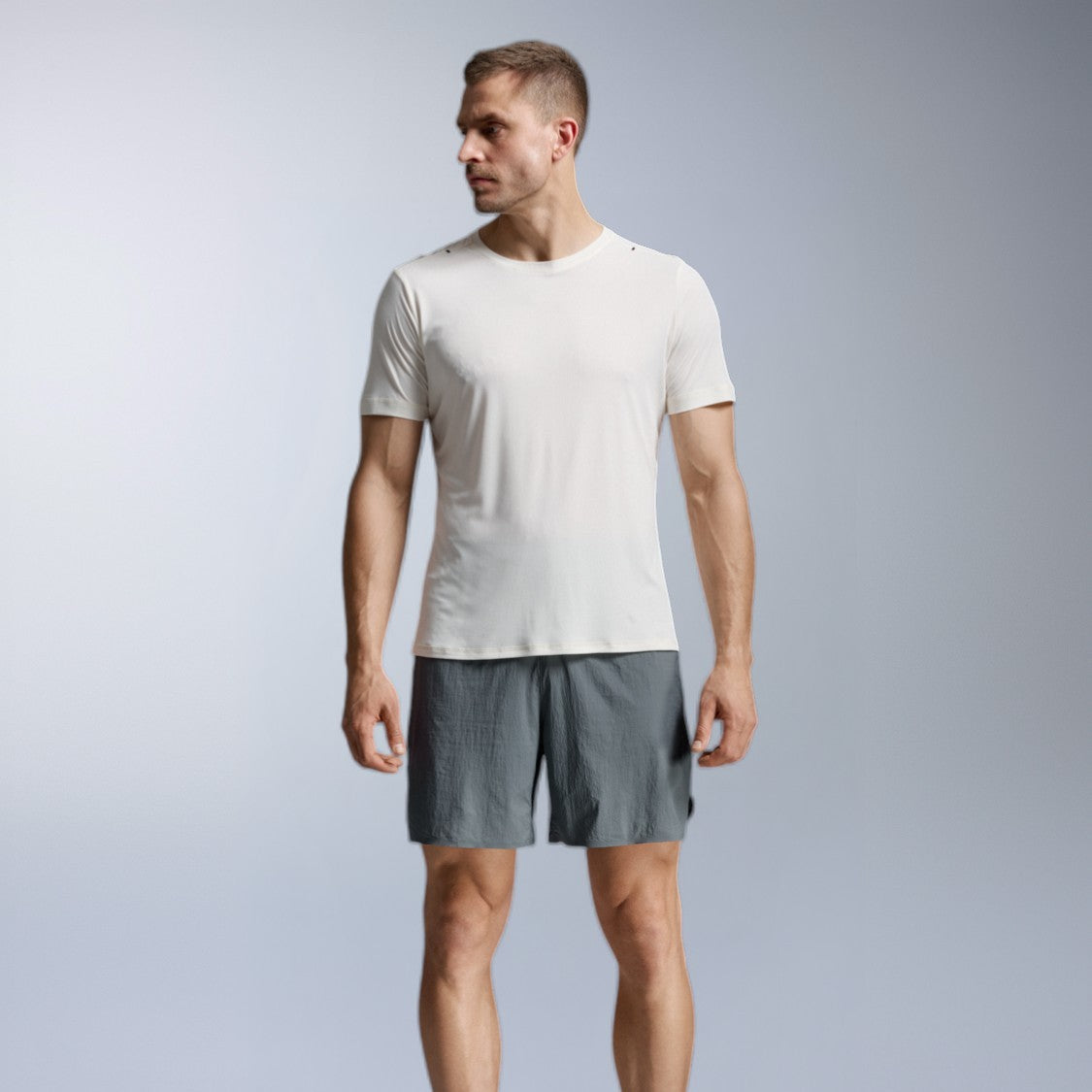 2XU Aero Trail Tee | Chalk / Black Reflective | Mens