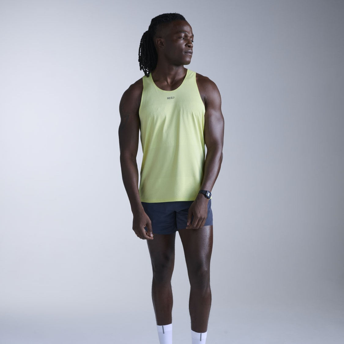 2XU Light Speed Tech Singlet | Cool Matcha / Black Reflective | Mens