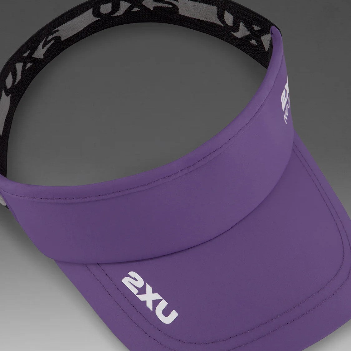 2XU Performance Visor | Cyber Grape / White