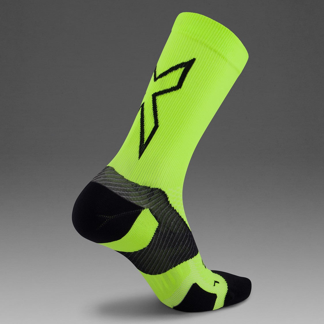 2XU Vectr Socks | Light Cushion | Crew Length | Volt / Black X