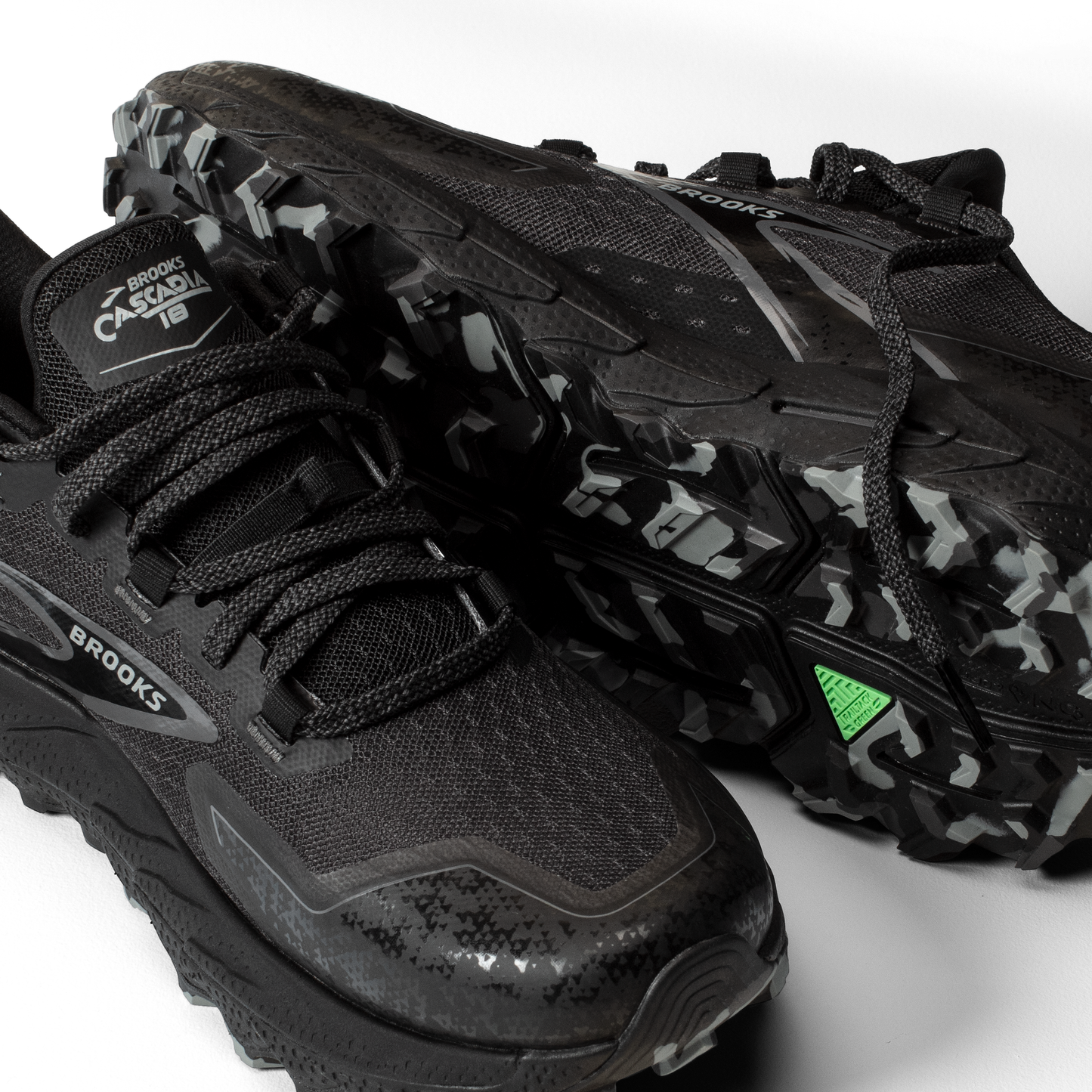 Brooks Cascadia 18 | Black / Blackened Pearl | Womens
