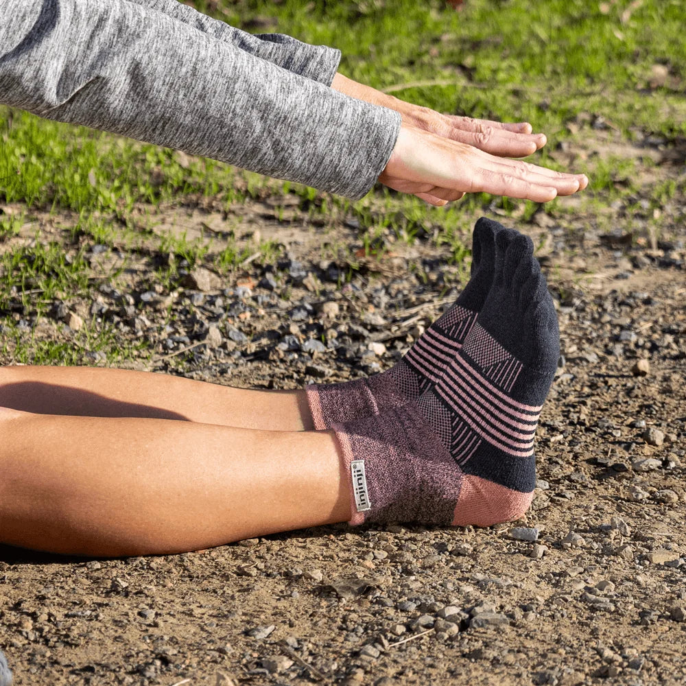 Injinji Trail Sock | Midweight | Mini-Crew | Raven | Womens