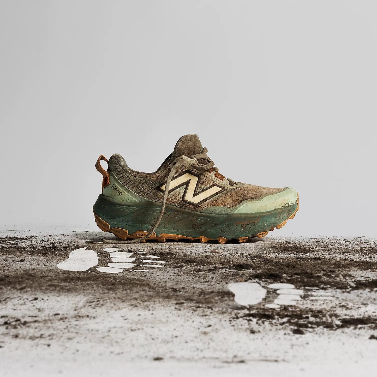 New Balance Fresh Foam X Hierro v9 | Calcium / Dark Juniper | Womens