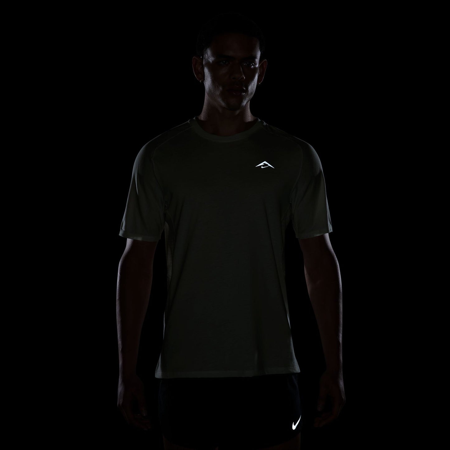 Nike Trail Solar Chase Tee | Sail / Black | Mens