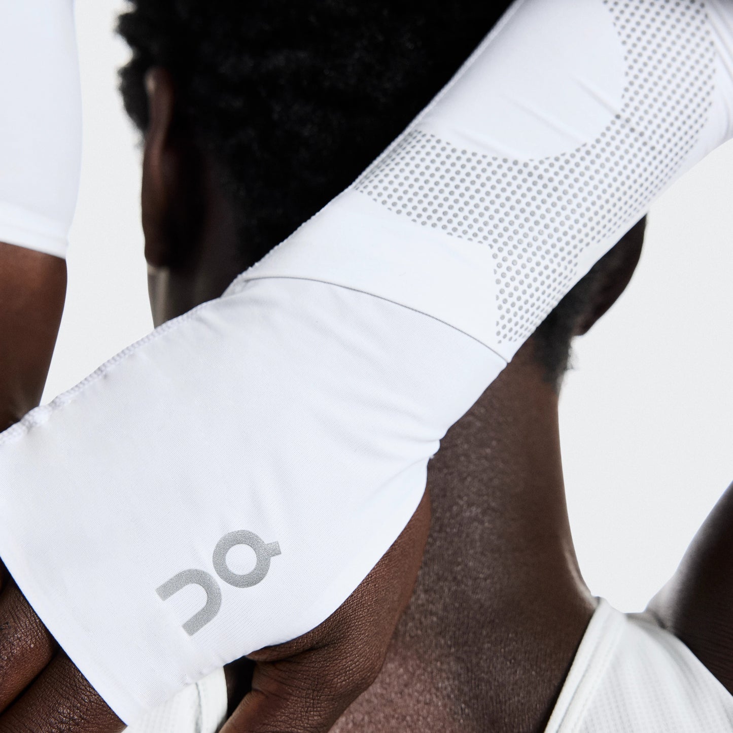 On Solar Arm Sleeves | White