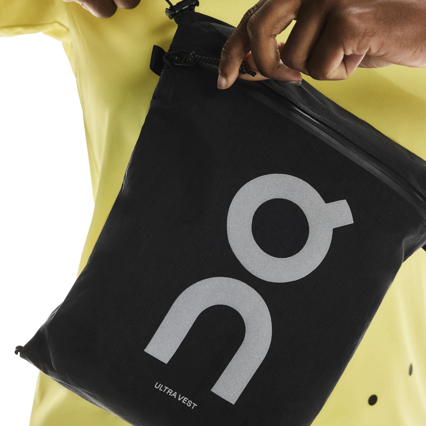 On Ultra Vest Pro | Black