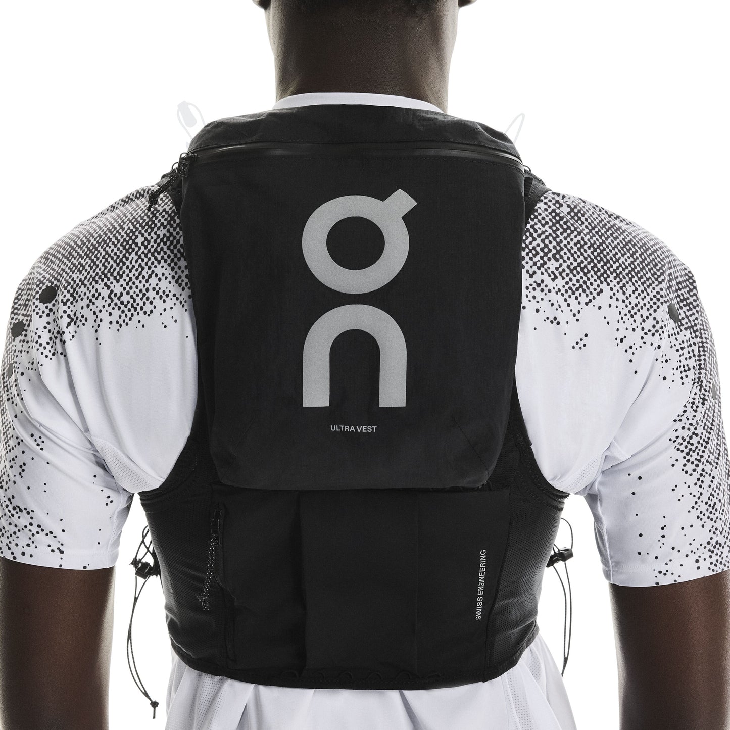 On Ultra Vest Pro | Black