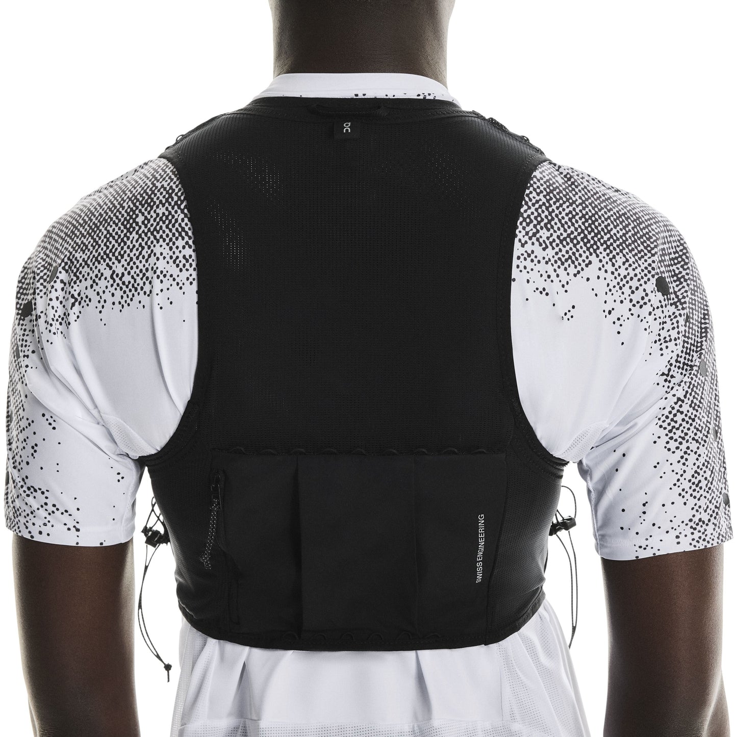 On Ultra Vest Pro | Black