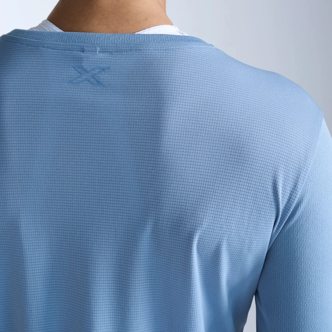 2XU Aero Mesh Long Sleeve Tee | Blue Shade / Blue Shade Reflective | Womens