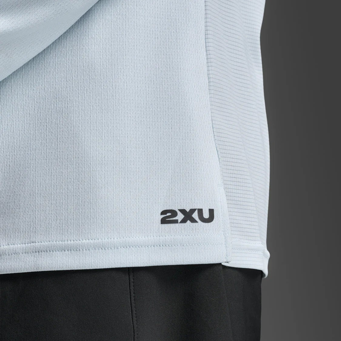 2XU Aero Mesh Long Sleeve Tee | Moonstone / Black Reflective | Mens