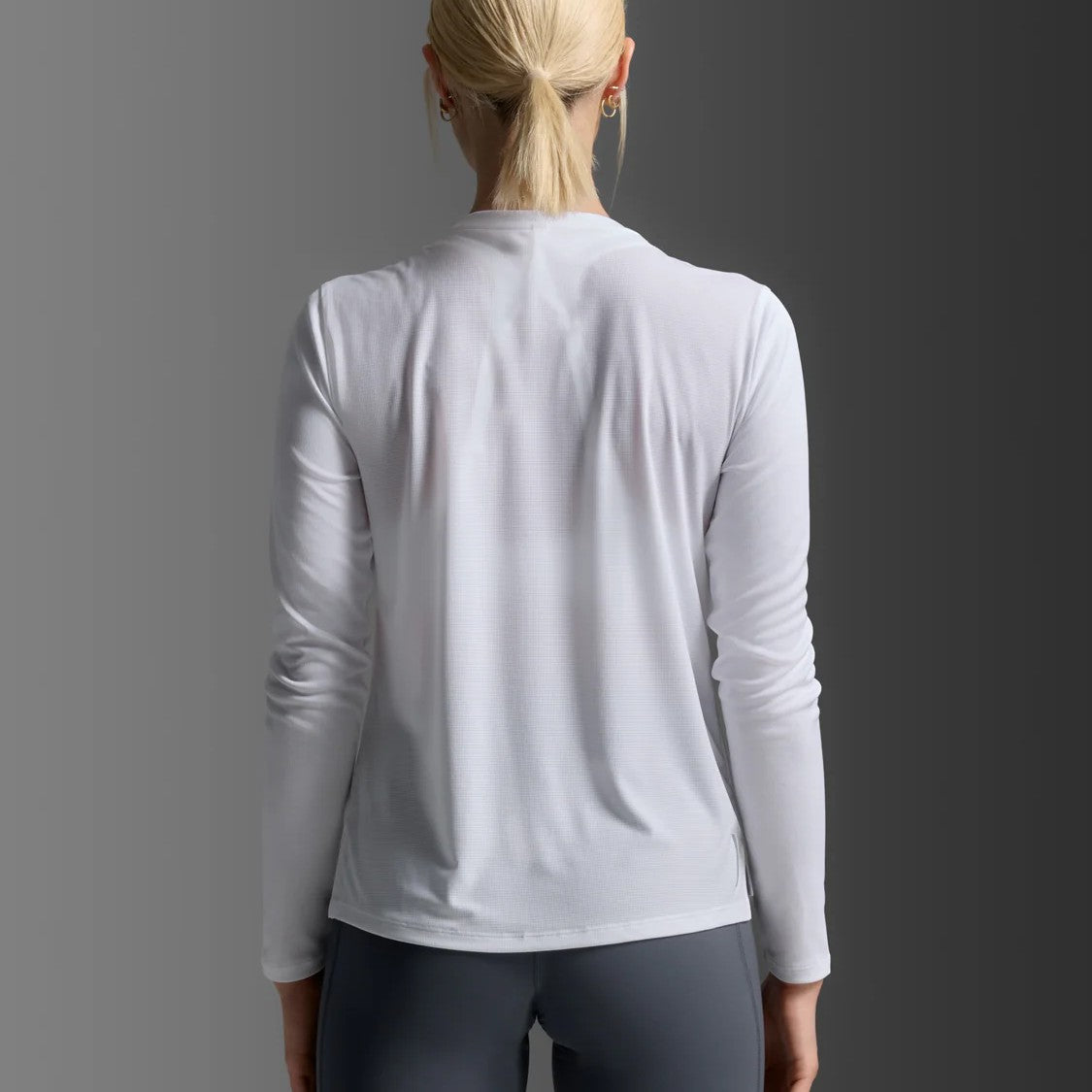 2XU Aero Mesh Long Sleeve Tee | White / Silver Reflective | Womens