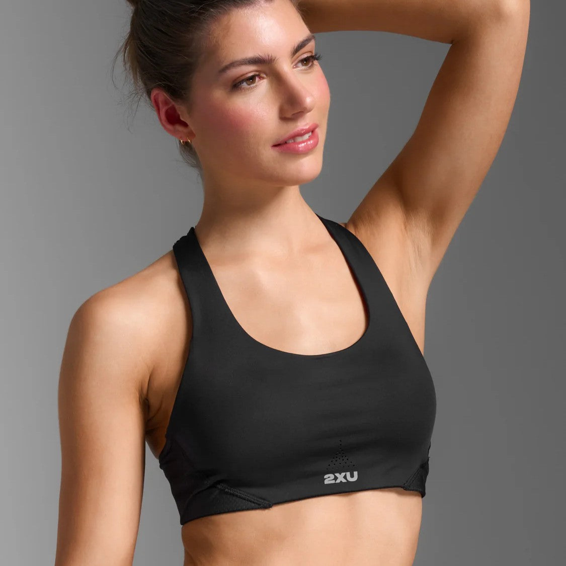 2XU Aero Mesh Medium Impact Bra | Black / Silver Reflective | Womens