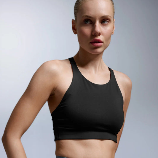 2XU Aero Trail Medium Impact Bra | Black / Black Reflective | Womens