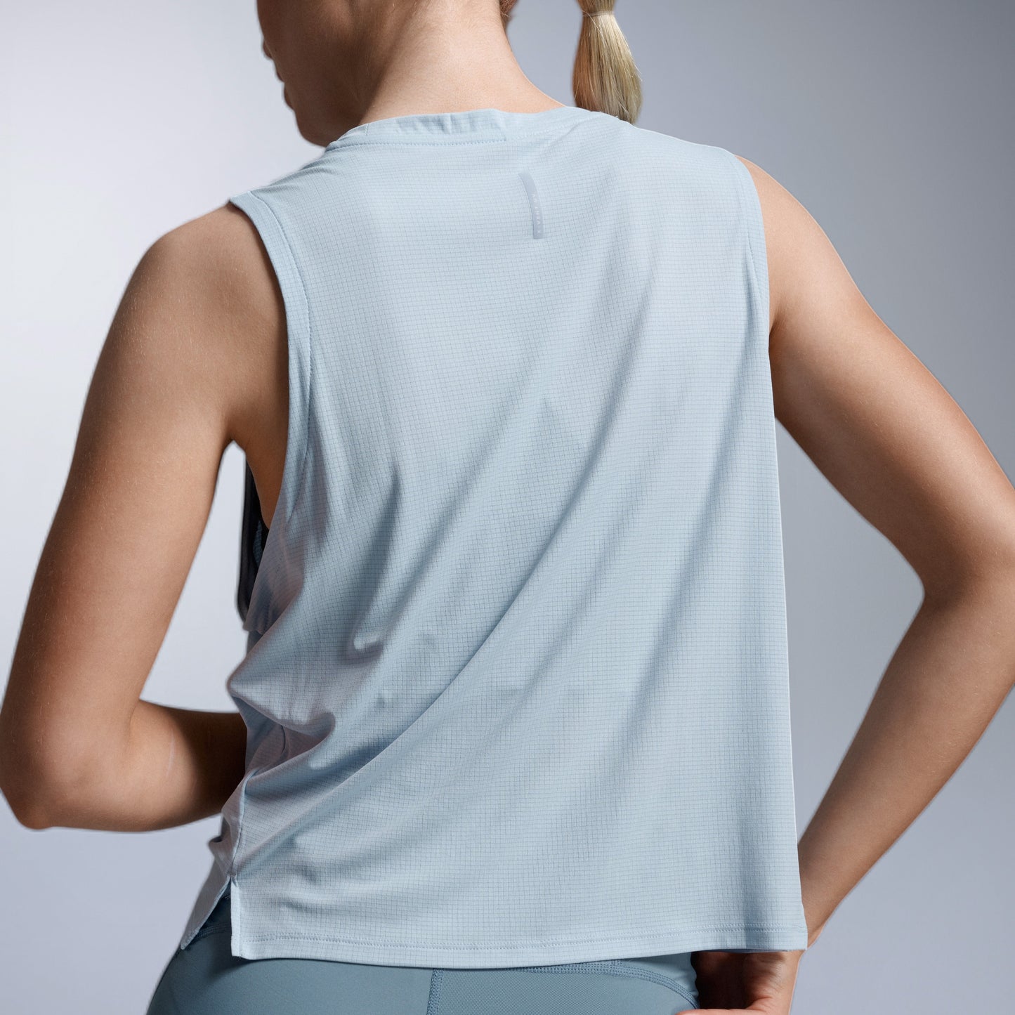 2XU Aero Trail Tank | Bay / Bay Reflective | Womens