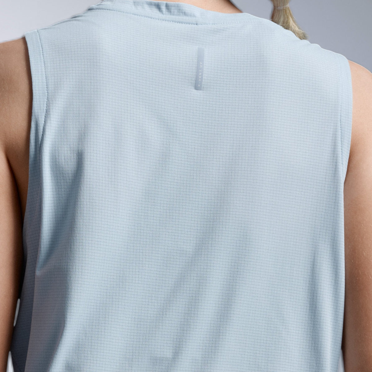 2XU Aero Trail Tank | Bay / Bay Reflective | Womens