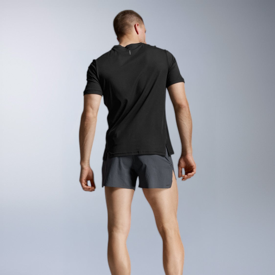 2XU Aero Trail Tee | Black / Black Reflective | Mens