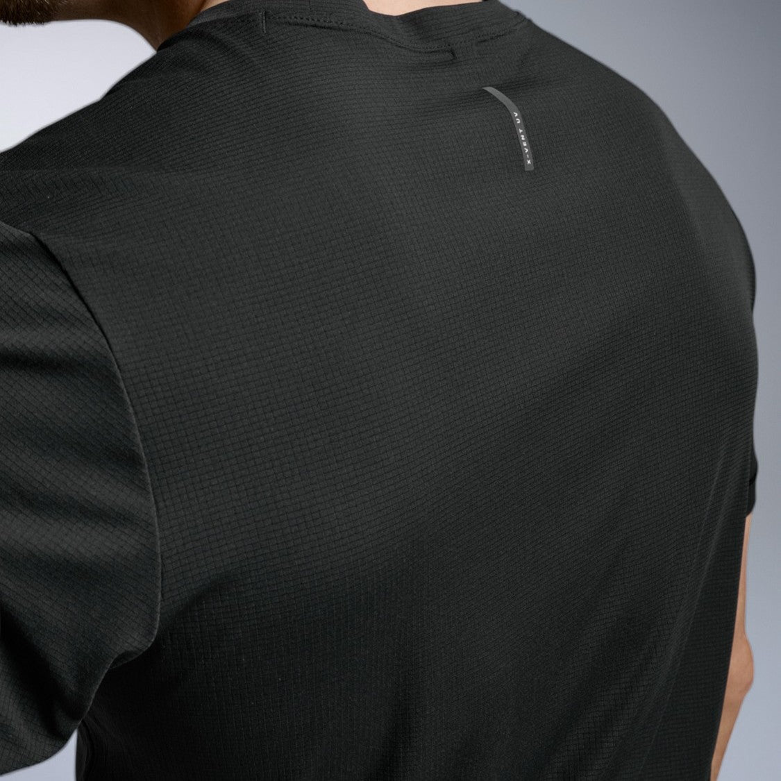 2XU Aero Trail Tee | Black / Black Reflective | Mens