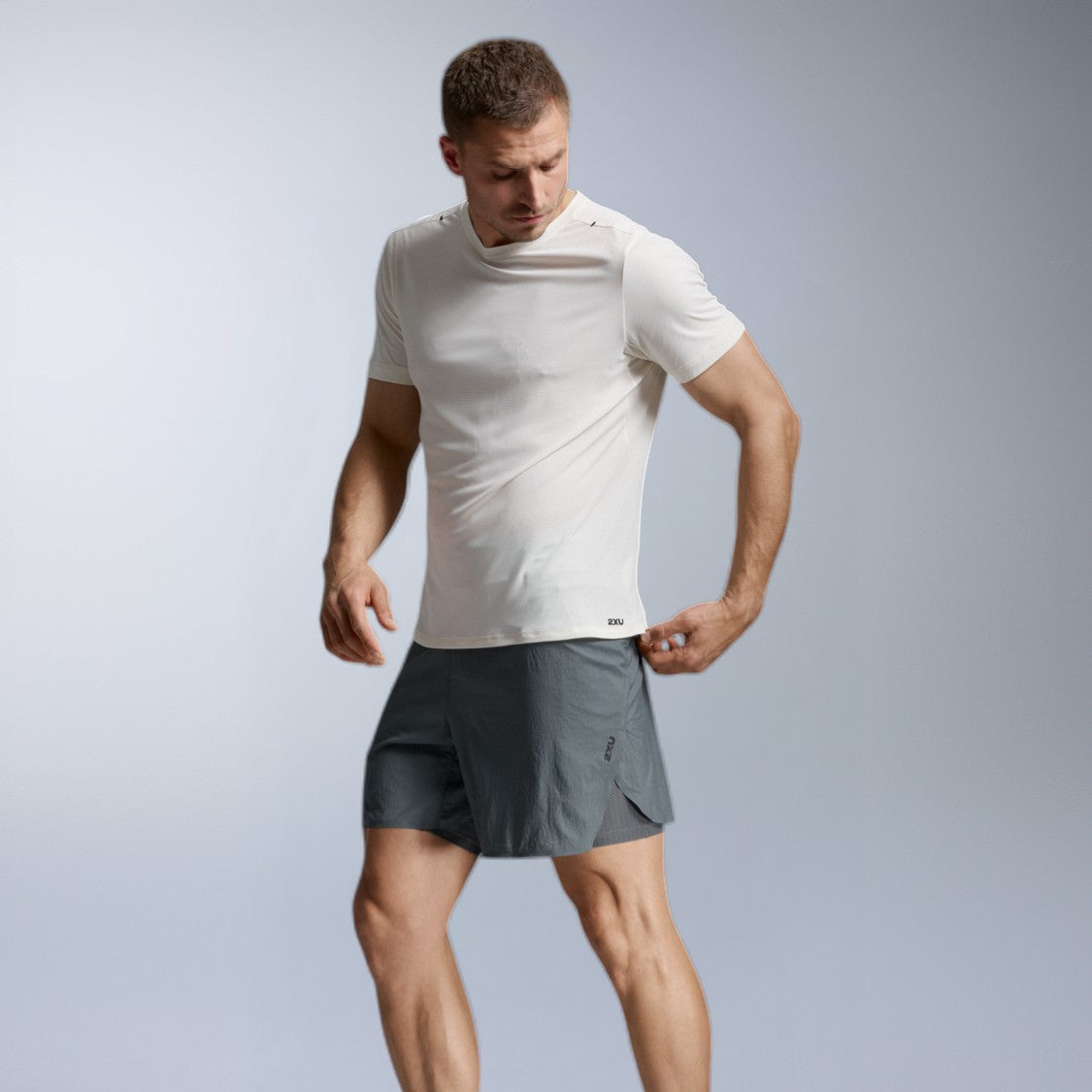 2XU Aero Trail Tee | Chalk / Black Reflective | Mens