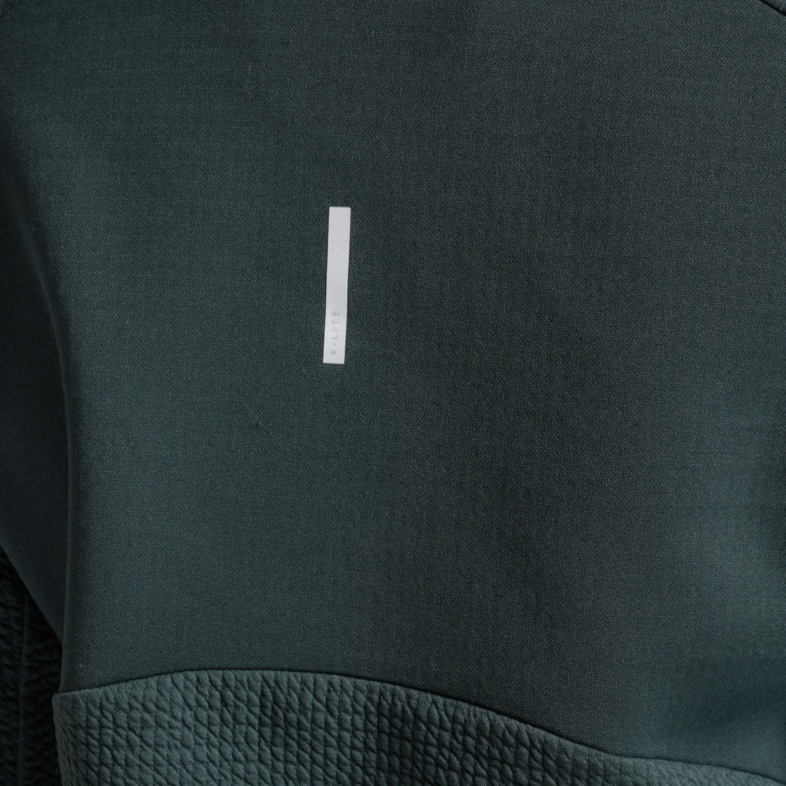 2XU Ignition Hyper-Haptic 1/4 Zip Fleece | Dark Sage / White Reflective | Womens