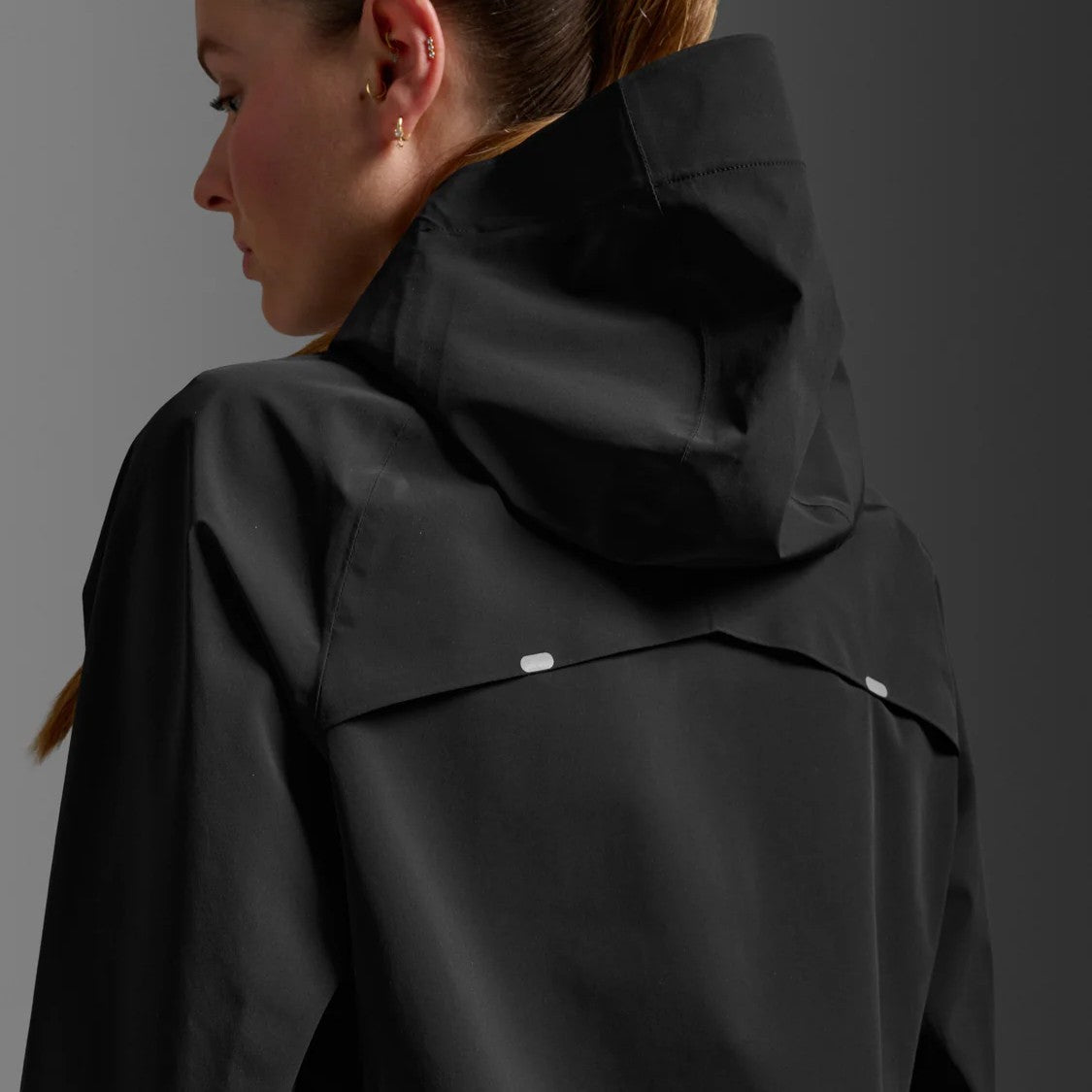 2XU Ignition Shield Waterproof Jacket | Black / Silver Reflective | Womens
