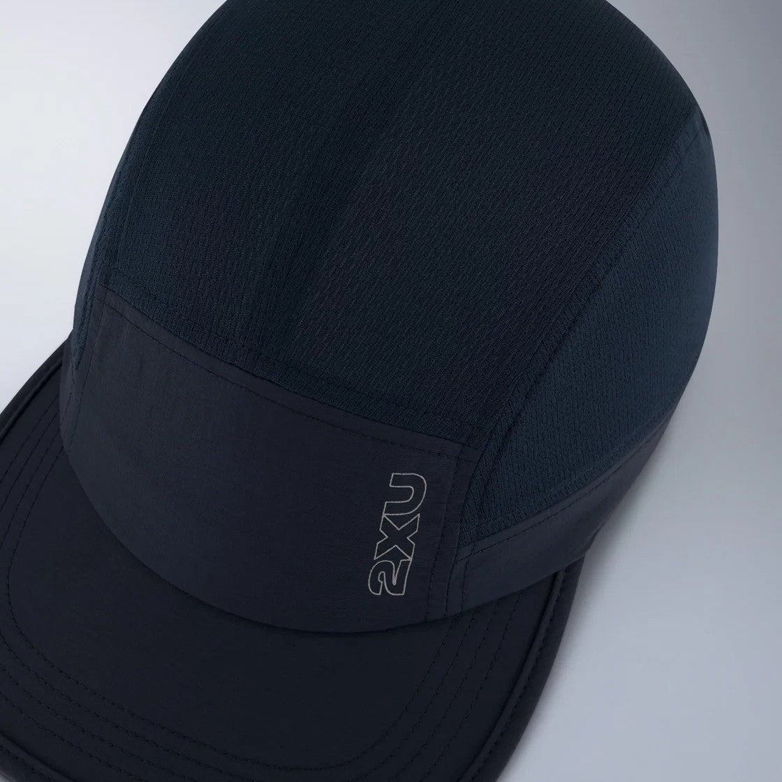 2XU Light Speed Cap | Midnight / Silver Reflective