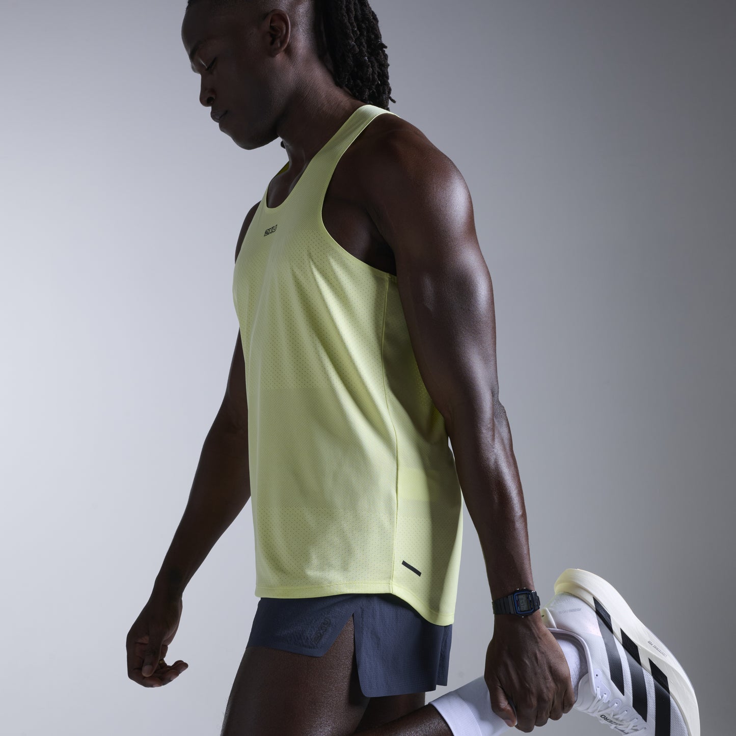 2XU Light Speed Tech Singlet | Cool Matcha / Black Reflective | Mens