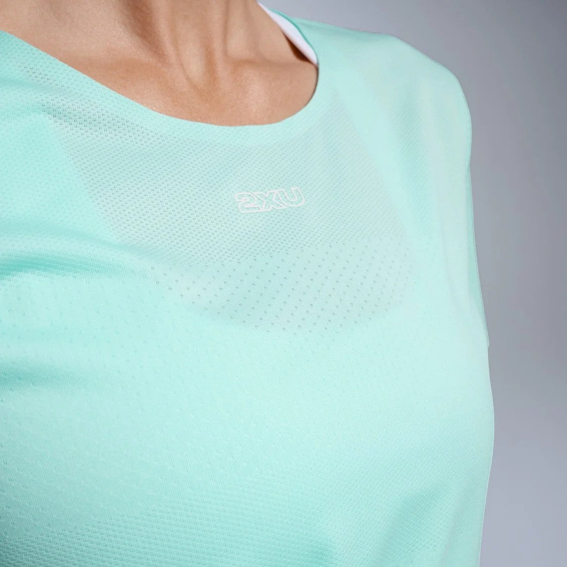 2XU Light Speed Tech Tee | Lagoon / Lagoon Reflective | Womens