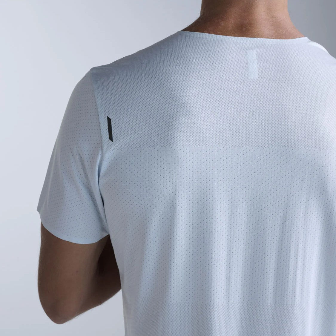 2XU Light Speed Tech Tee | Moonstone / Black Reflective | Mens