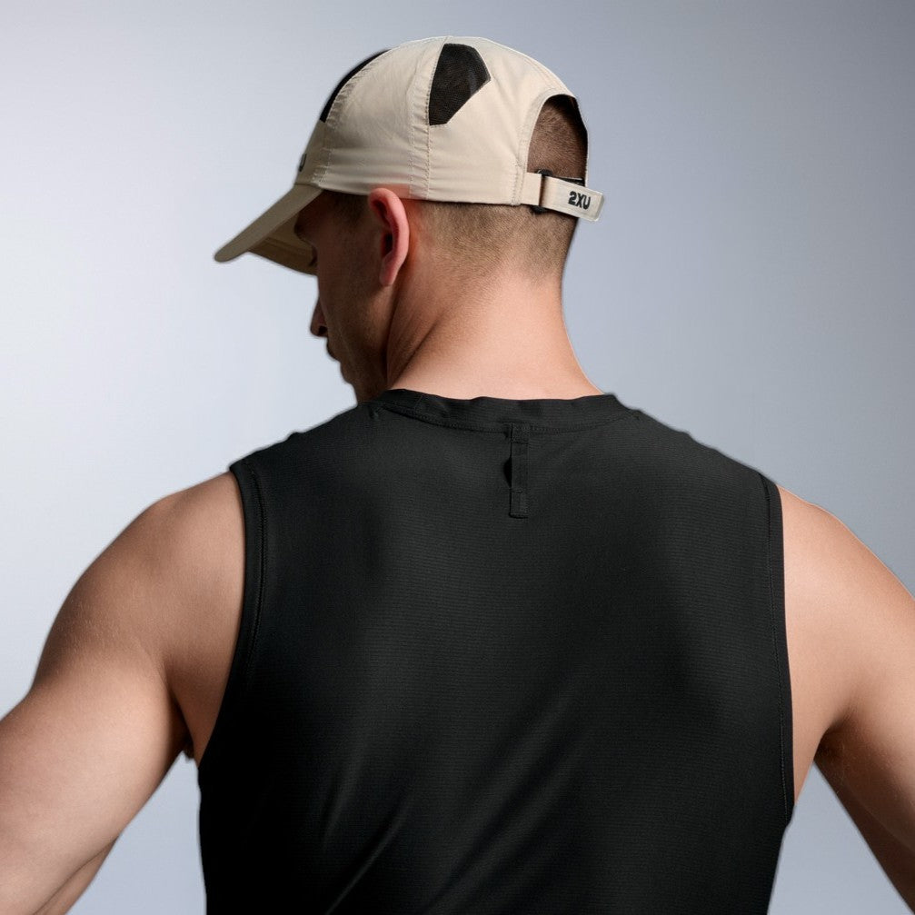 2XU Run Cap | Pebble / Black