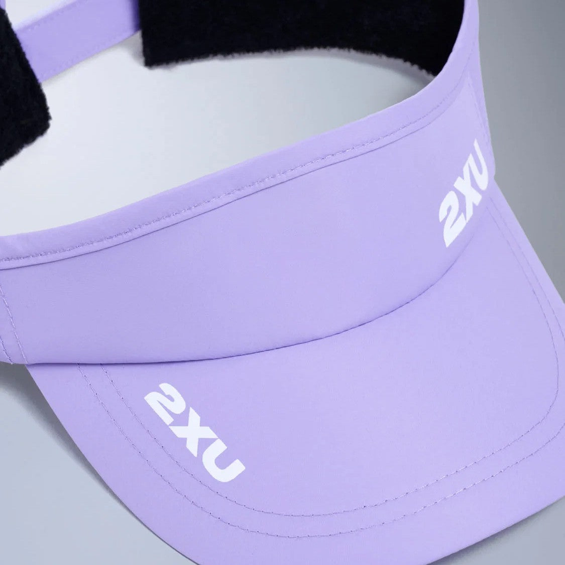 2XU Run Visor | Lavender / White