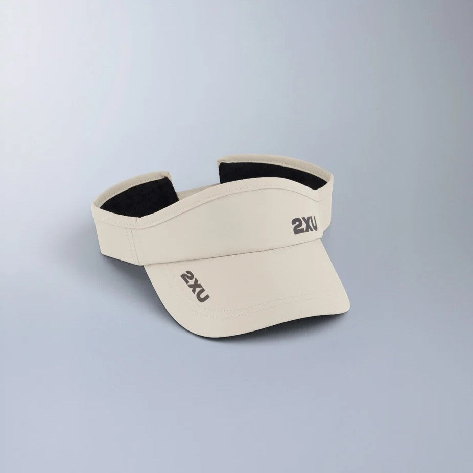 2XU Run Visor | Pebble / Black