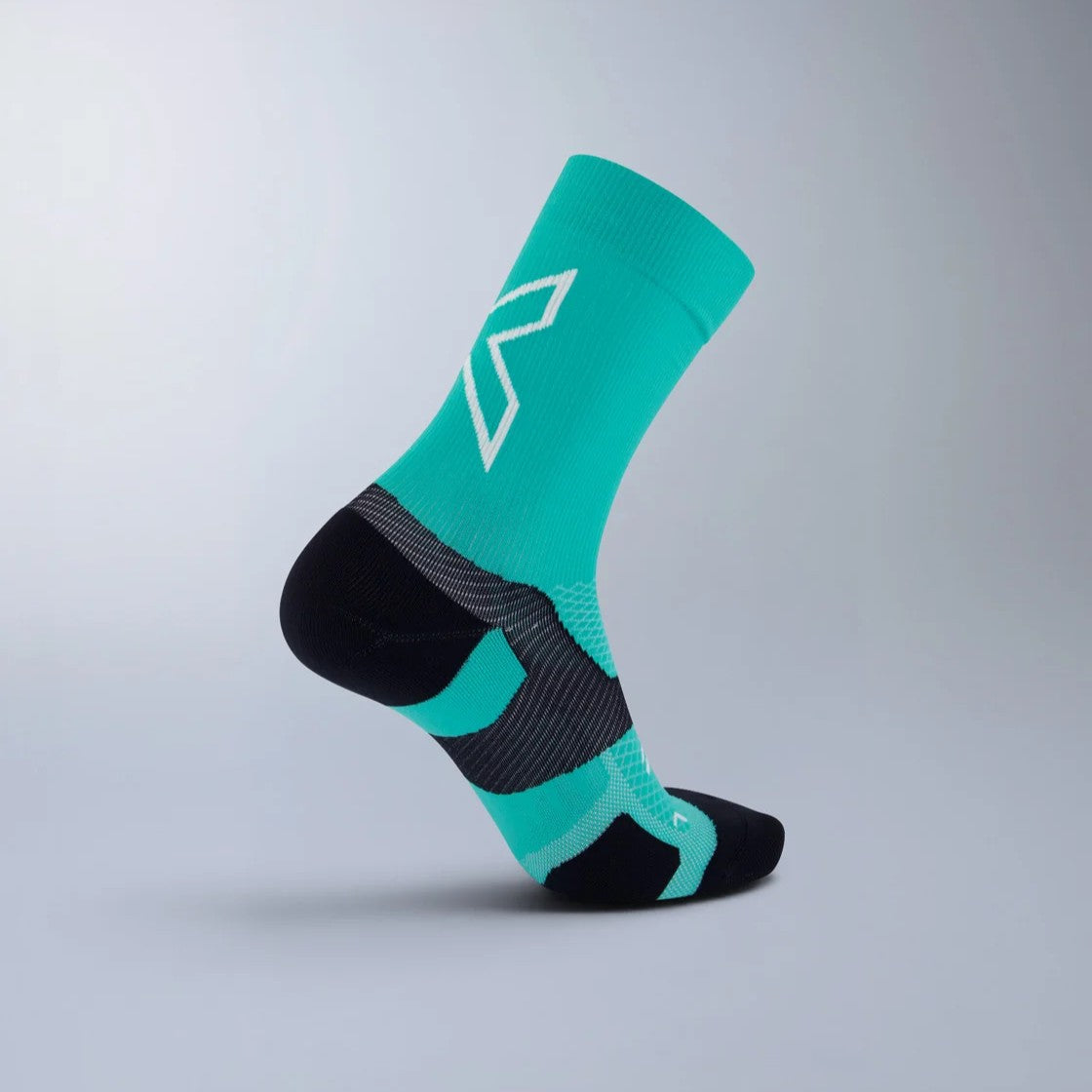 2XU Vectr Socks | Light Cushion | Crew Length | Aurora / Black