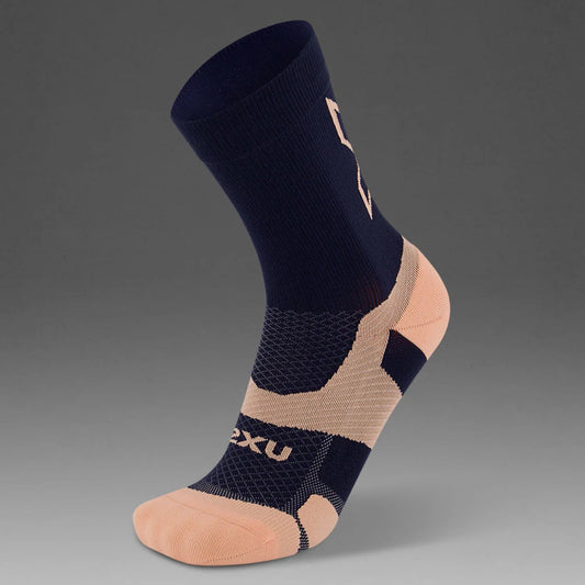 2XU Vectr Socks | Light Cushion | Crew Length | Midnight / Fuzzy Peach