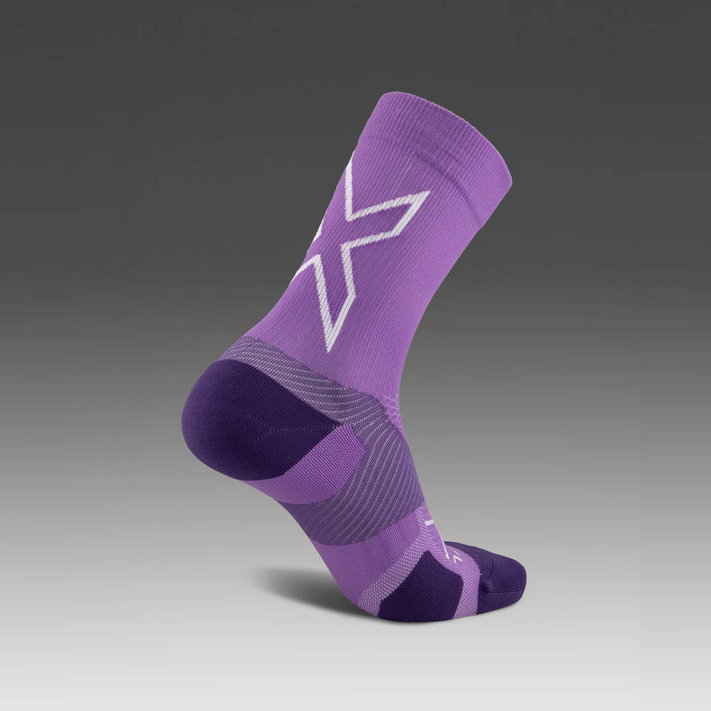 2XU Vectr Socks | Light Cushion | Crew Length | Thistle / White