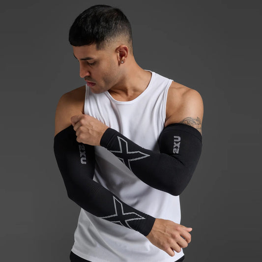 2XU Flex Run Compression Arm Sleeves | Black / Grey