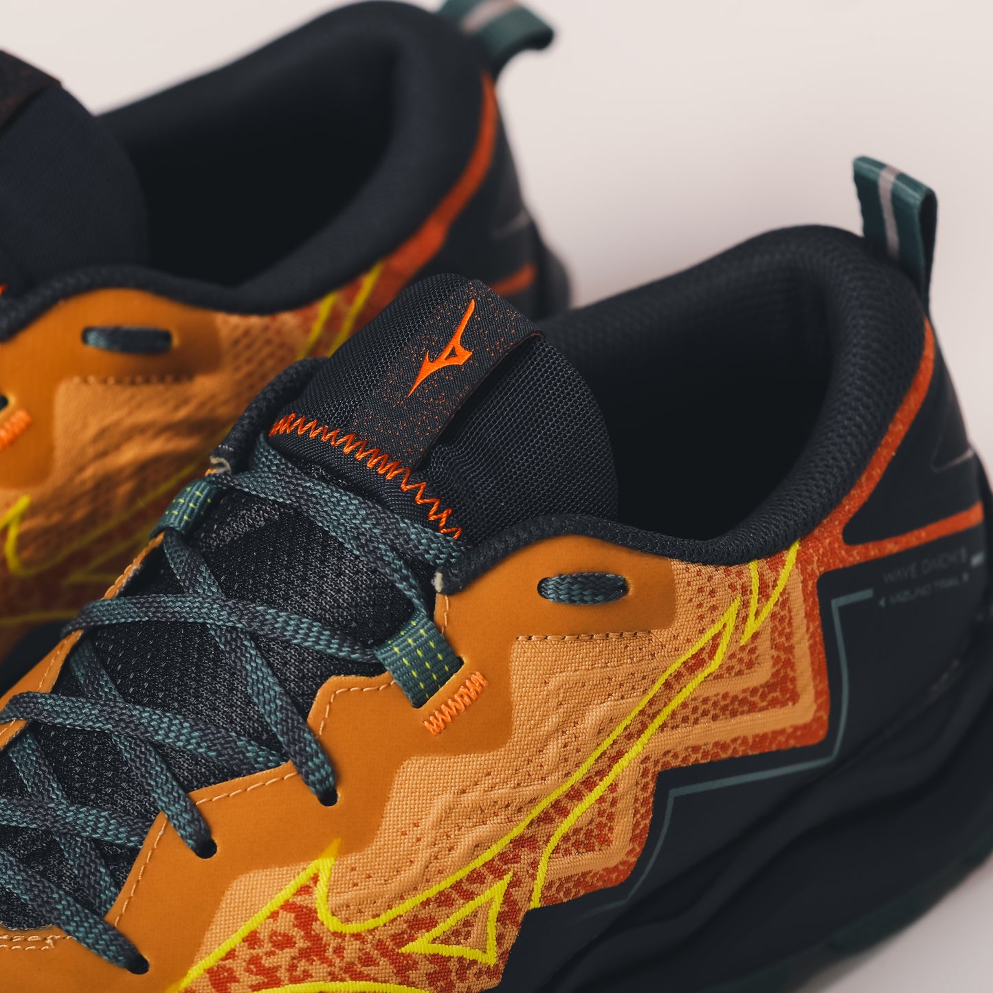 Mizuno Wave Daichi 9 | Sunburn / Fortune Yellow / North Atlantic | Mens