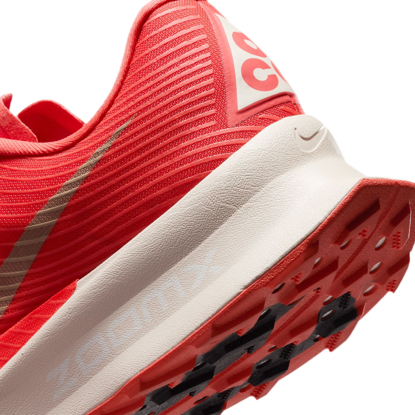 Nike ACG Ultrafly | Light Crimson / Linen / Light Orewood Brown | Unisex