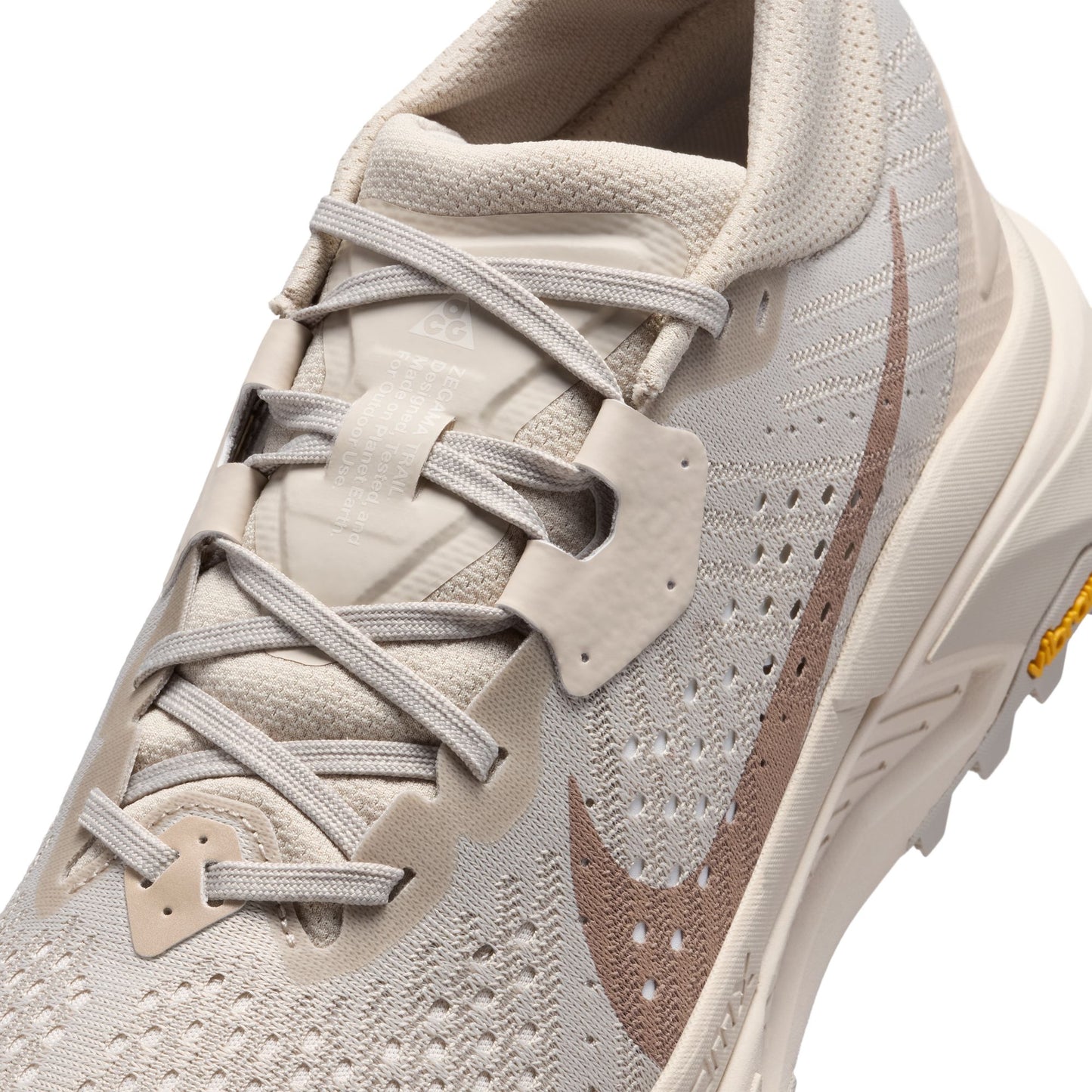Nike ACG Zegama | Cream II / Safety Orange / Light Orewood Brown | Womens