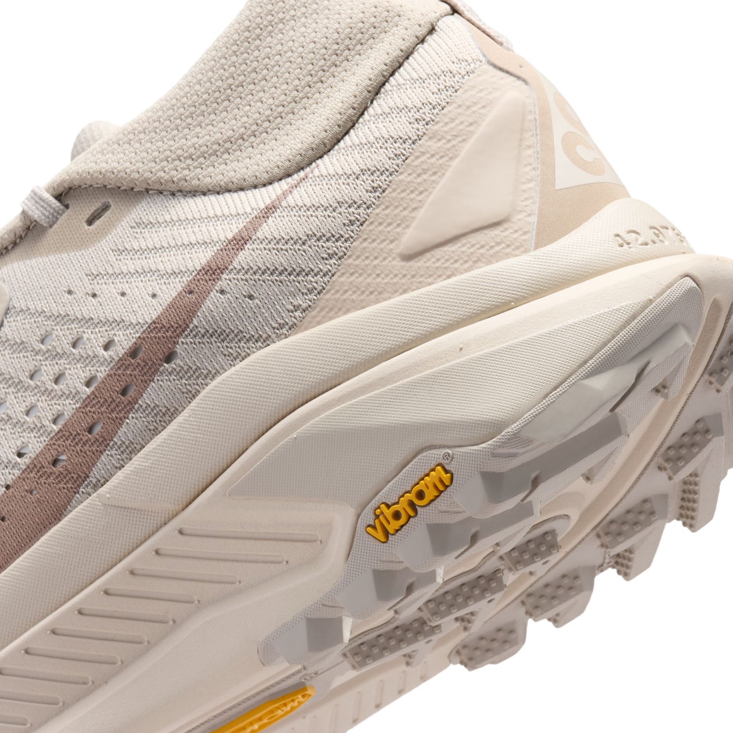 Nike ACG Zegama | Cream II / Safety Orange / Light Orewood Brown | Womens