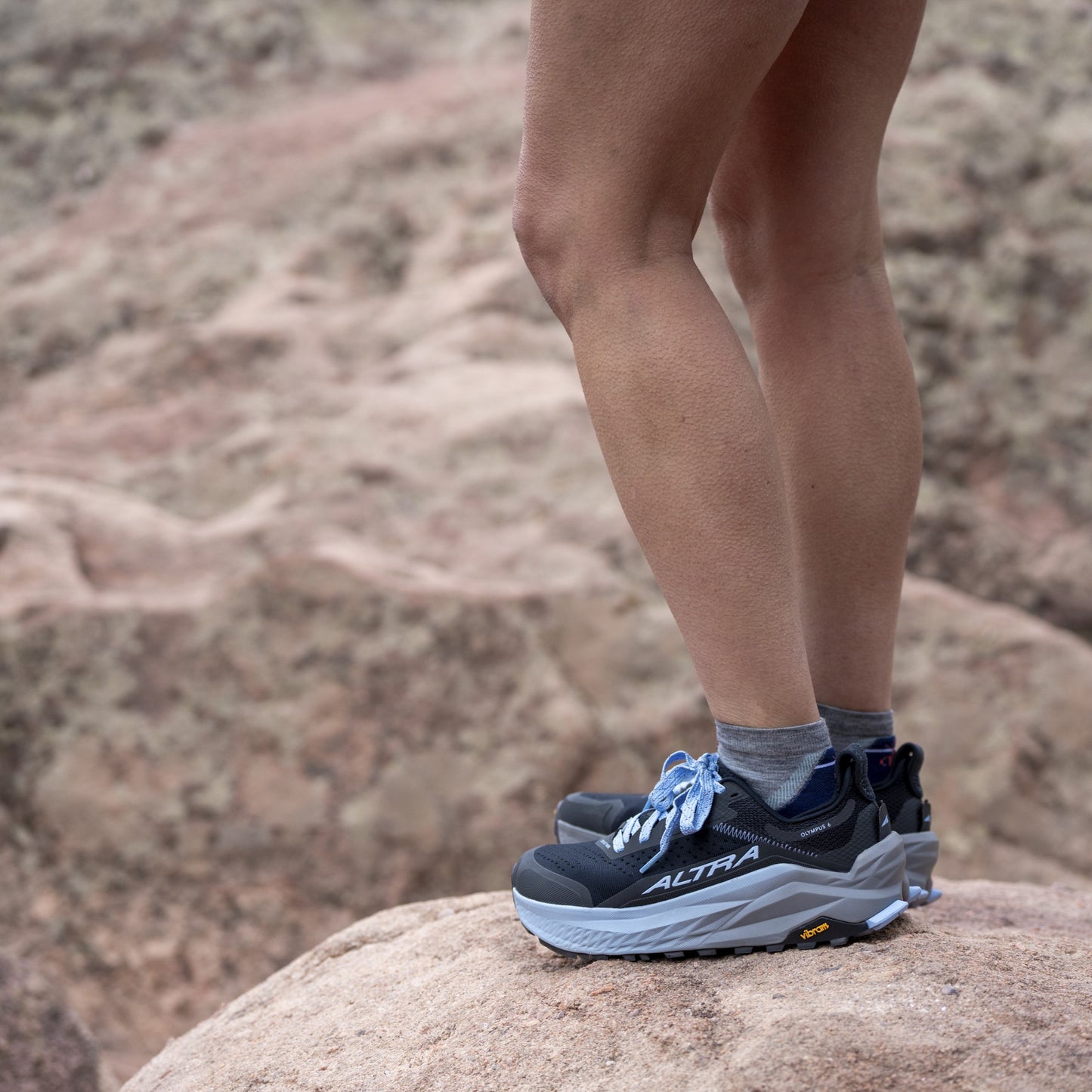 Altra Olympus 6 | Black | Womens