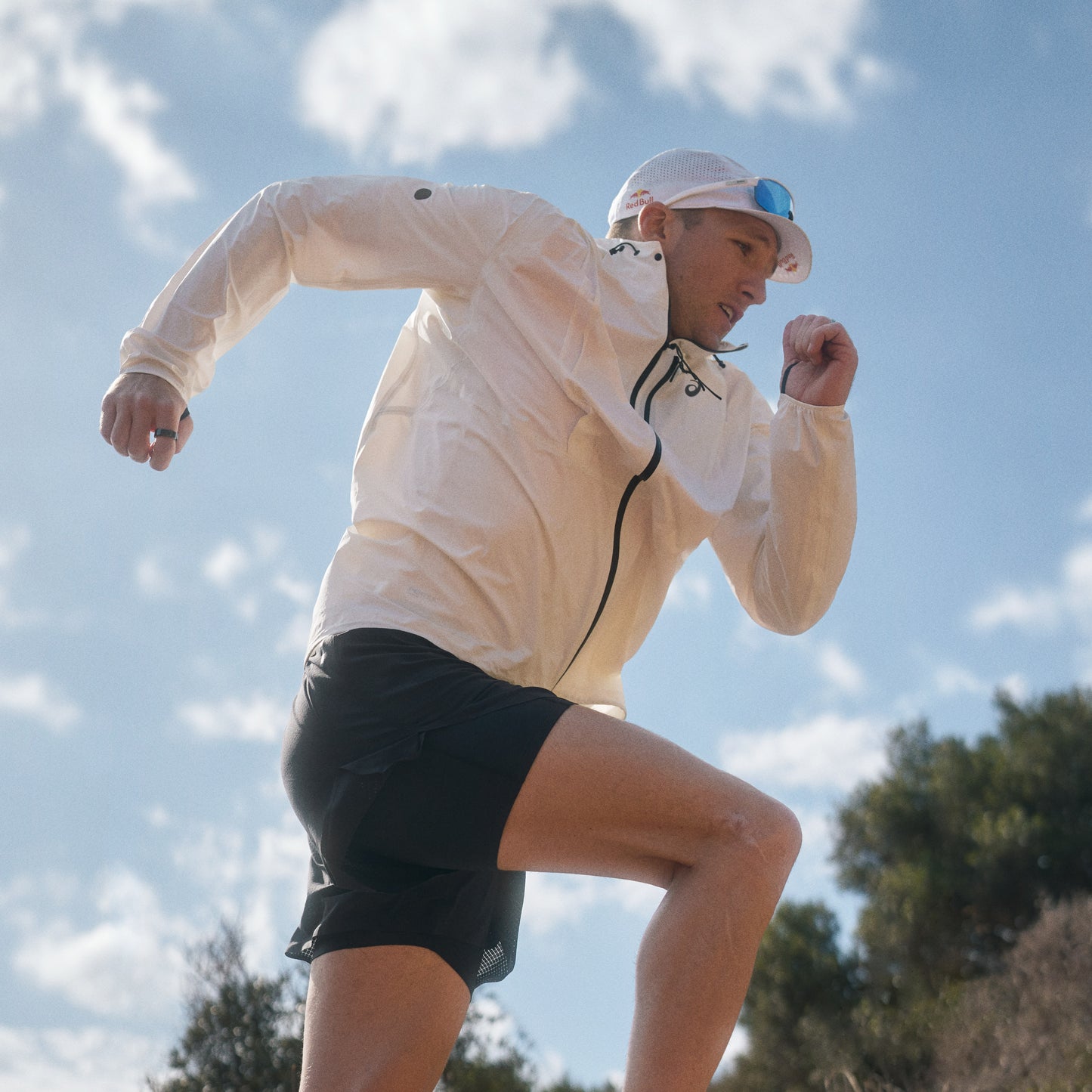 Asics Fujitrail Elite Waterproof Jacket | Cream | Mens