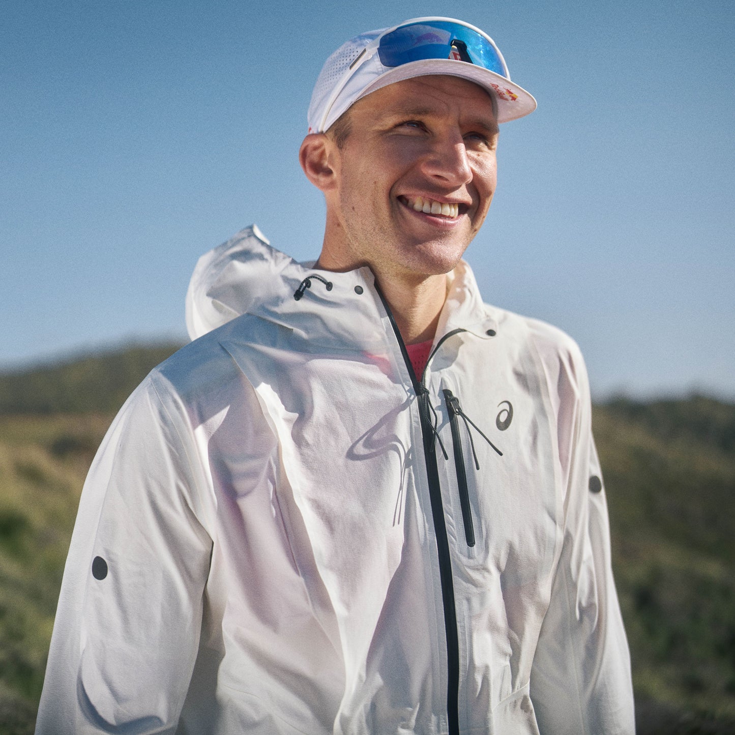 Asics Fujitrail Elite Waterproof Jacket | Cream | Mens