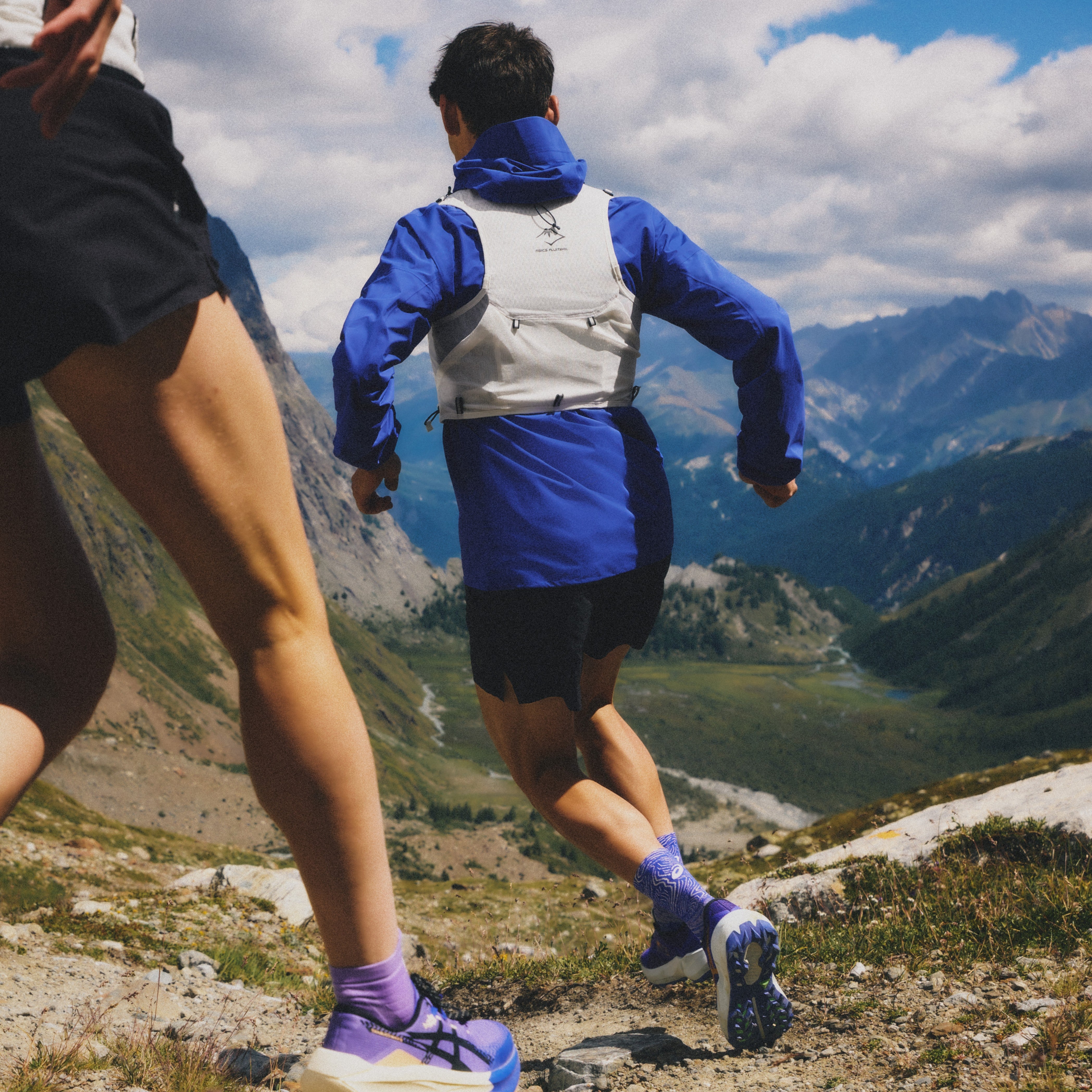 Asics Fujitrail Vest | Running Hydration Bags and Packs | The