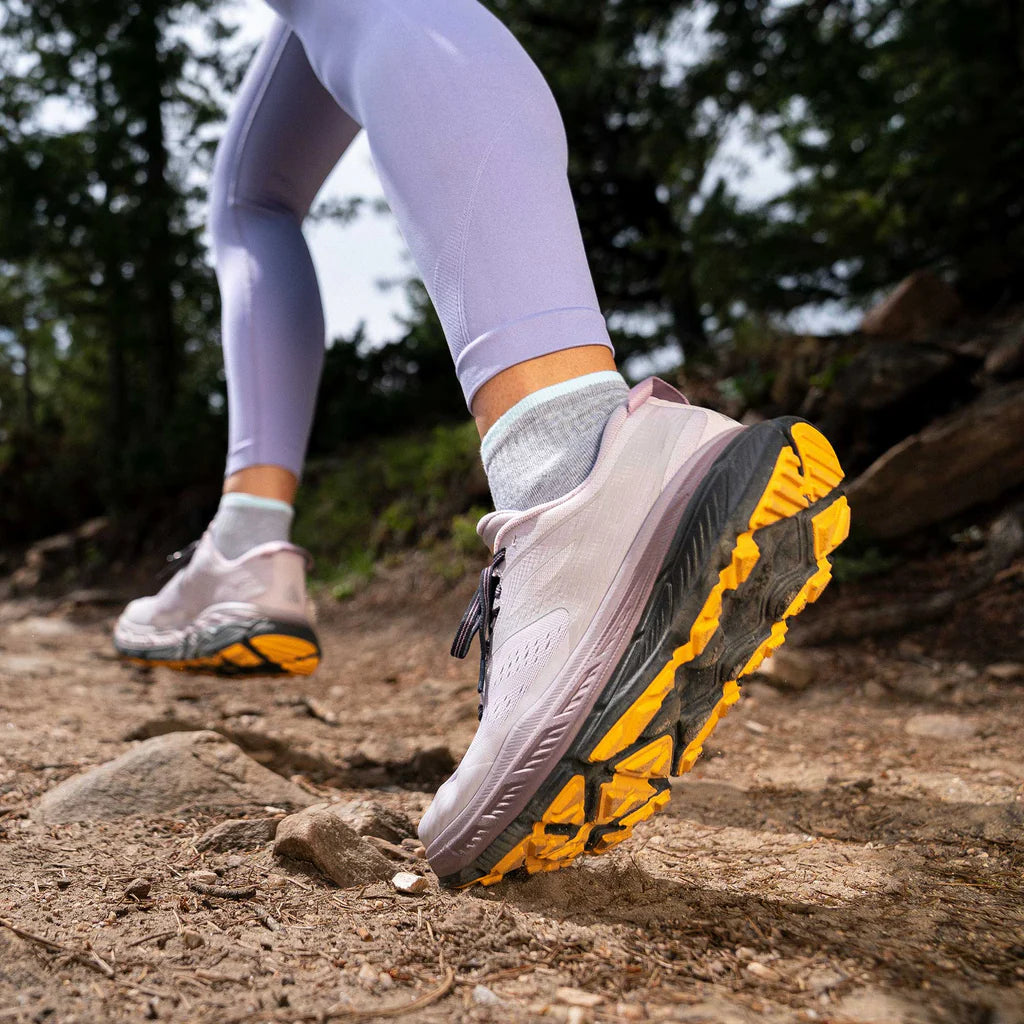 Feetures Trail | Max Cushion | Quarter Length | Light Grey