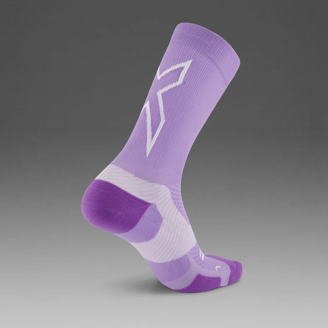 2XU Vectr Socks | Light Cushion | Crew Length | Grape Fizz
