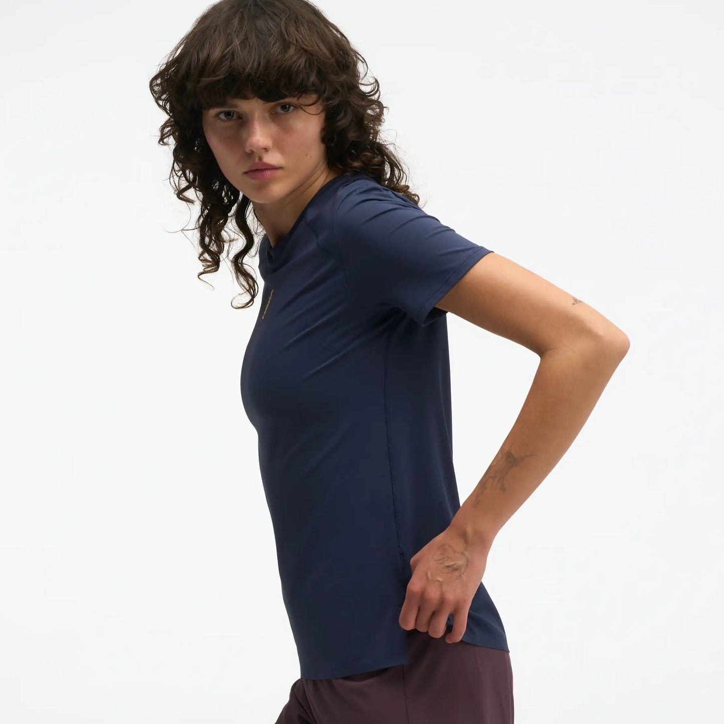 Hoka EveryRun Short Sleeve Tee | Varsity Navy / Gold | Womens