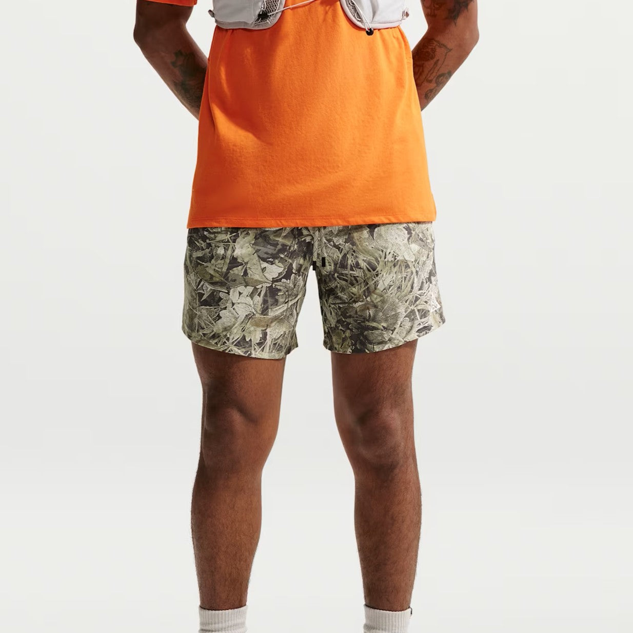 Nike ACG "Chamo Camo" Dri-FIT 6" Brief-Lined Shorts | Sequoia / Light Army / Summit White | Mens