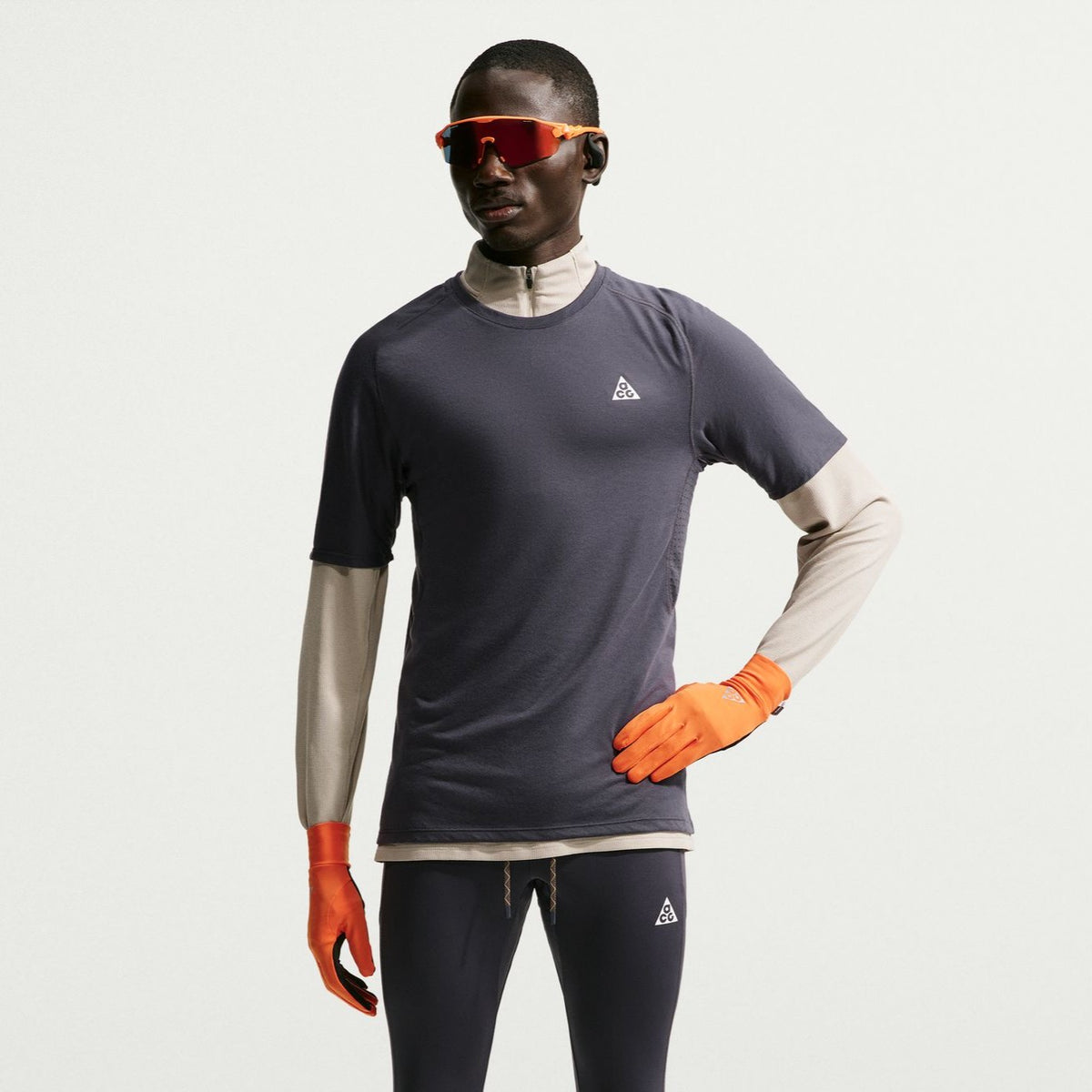 Nike ACG Solar Chase Tee | Gridiron / Summit White | Mens