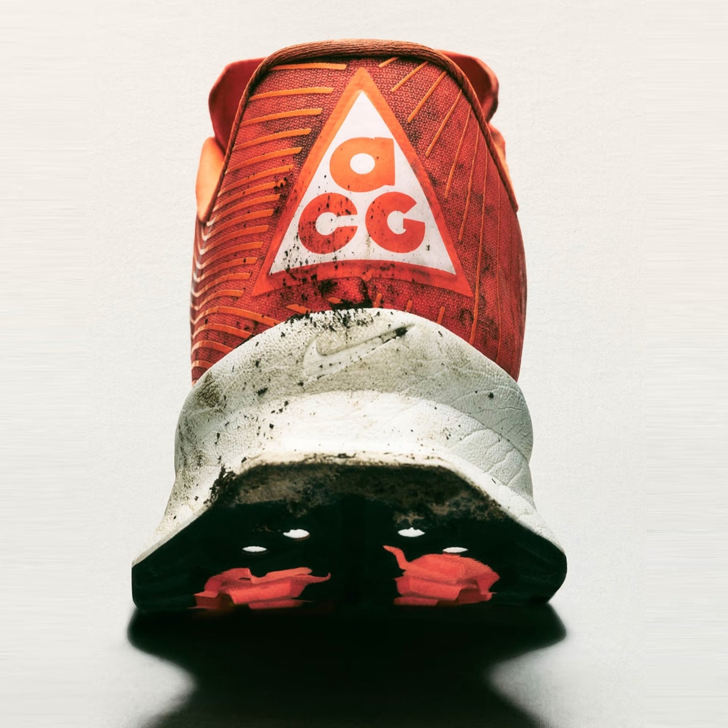 Nike ACG Ultrafly | Hyper Crimson / White / Total Orange | Unisex